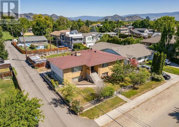 House for sale in Kelowna South - 734 Francis Avenue